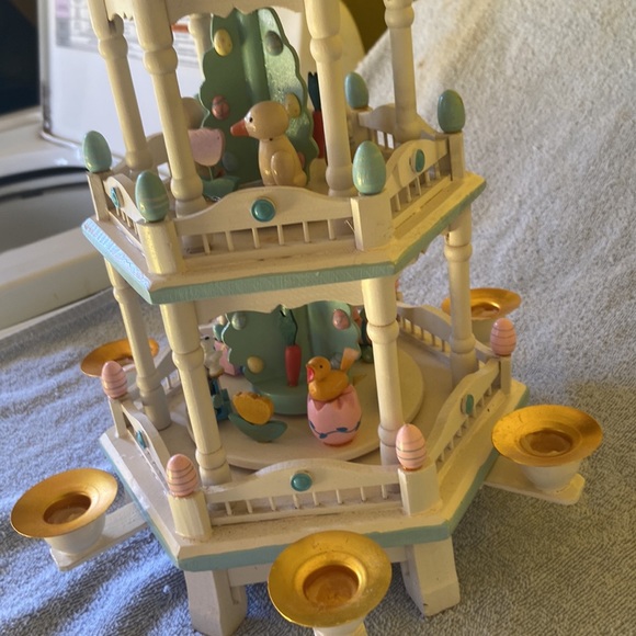 Vintage Lillian Vernon Easter carousel with fan and candles - Picture 6 of 12